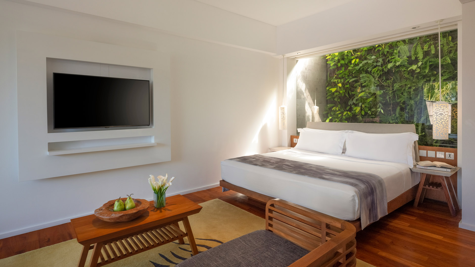 HEAVENLY POOL SUITE - 1 KING BED