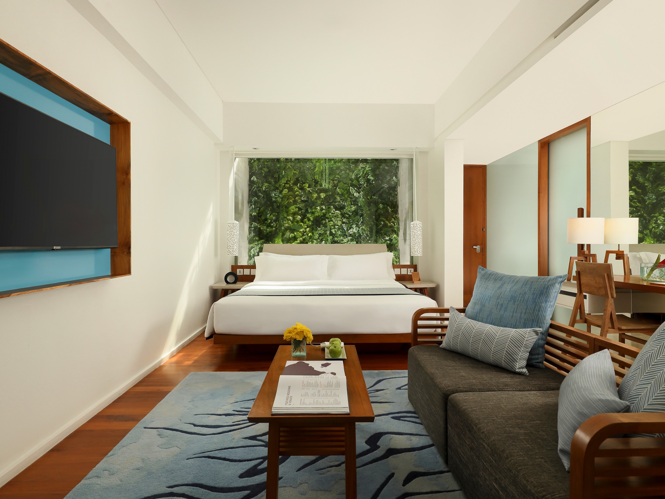 HEAVENLY POOL SUITE - 1 KING BED