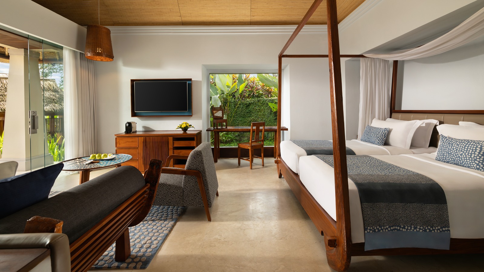 HEAVENLY JACUZZI VILLA TWIN BED